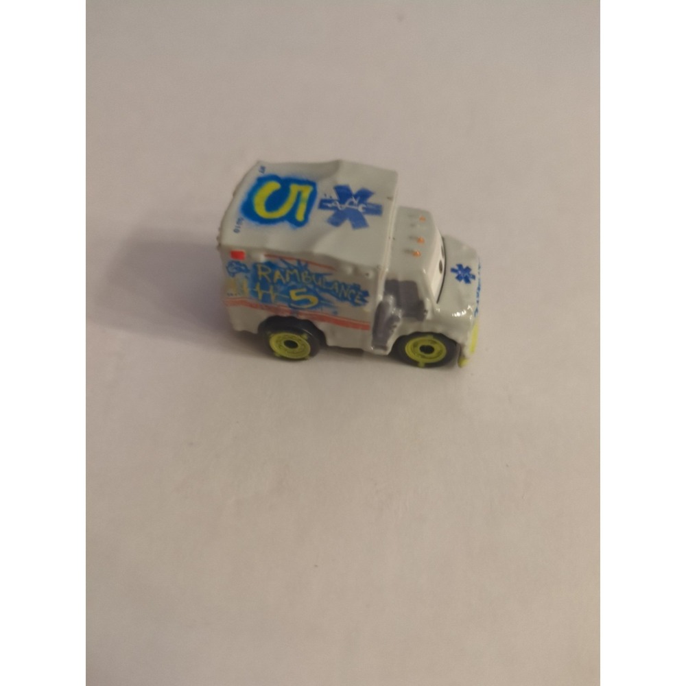 Disney Pixar Cars Dr. Damage Rambulance Mini Racers - Picture 4 of 5